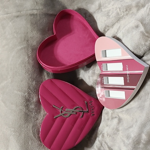 YSL Beaute Heart Box - Picture 10 of 12